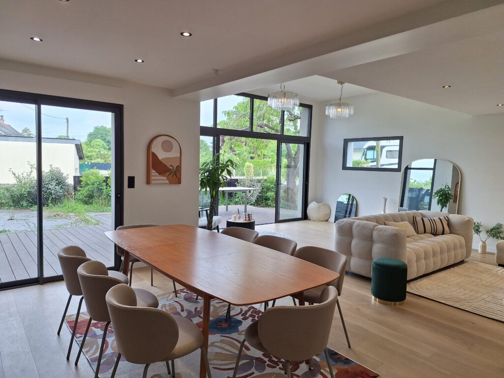 Valorisez votre bien immobilier en vente grâce à la location courte durée et au home staging